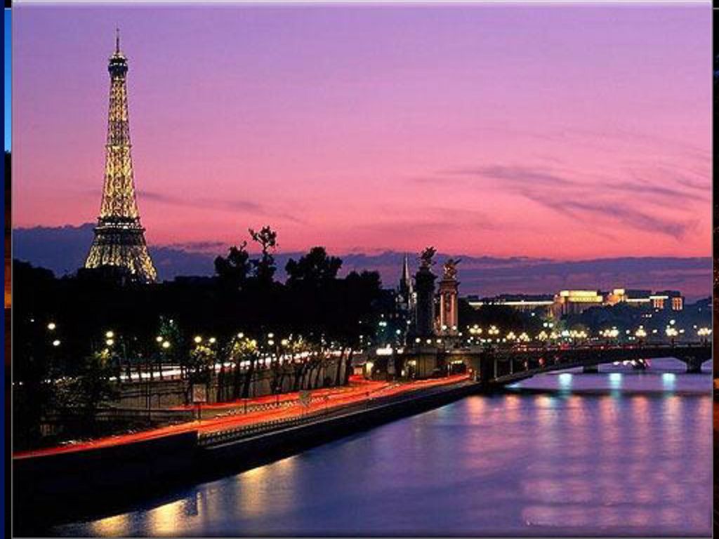巴黎是在该河一些主要渡口上建立起来的，巴黎位于塞纳河流域的富庶中心地区——法兰西岛，现在仍是法国的中心地带和大都会区域。